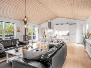 Holiday Home Thure - 1km from the sea by Interhome