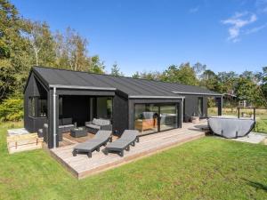 Holiday Home Sinna - from the sea by Interhome