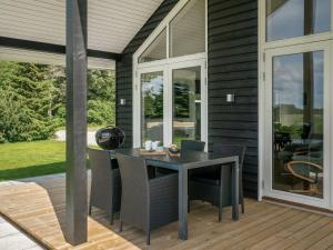 Holiday Home Cholena - 700m from the sea by Interhome