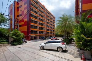 1bdr apartment NaiHarn Beach condo by Capital Pro