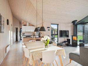 Holiday Home Dyke - 1-5km from the sea by Interhome