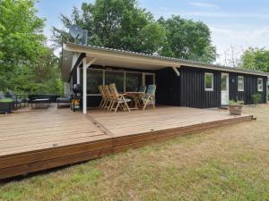 Holiday Home Adam - from the sea by Interhome