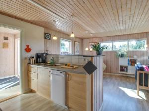 Holiday Home Yanne - 400m from the sea by Interhome