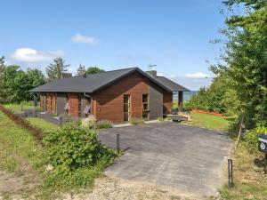 Holiday Home Andri - 600m to the fjord by Interhome
