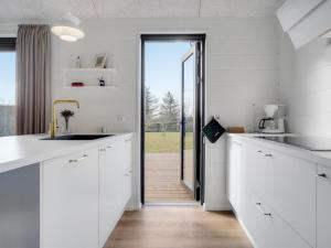 Holiday Home Odinkar - 1-1km from the sea by Interhome