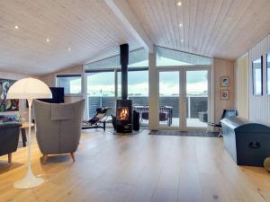 Holiday Home Eevert - 300m from the sea by Interhome