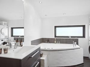 Holiday Home Herdie - 900m from the sea by Interhome