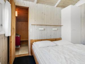 Holiday Home Venja - 200m from the sea by Interhome