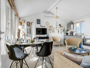 Holiday Home Stintje - 20m from the sea by Interhome