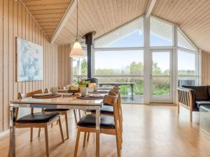 Holiday Home Dory - 1-0km from the sea by Interhome