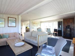 Holiday Home Ellynor - 200m from the sea by Interhome