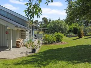 Holiday Home Mathias - 625m from the sea by Interhome