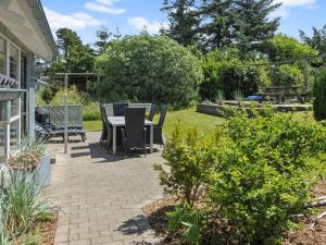 Holiday Home Mathias - 625m from the sea by Interhome