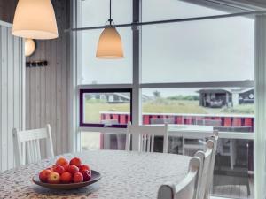 Holiday Home Bertie - 700m from the sea by Interhome