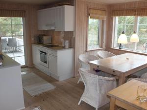 Holiday Home Syrine - 300m from the sea by Interhome