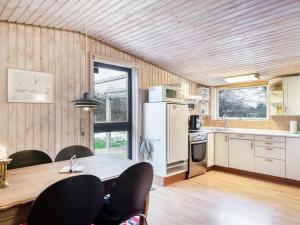 Holiday Home Gonda - 500m from the sea by Interhome