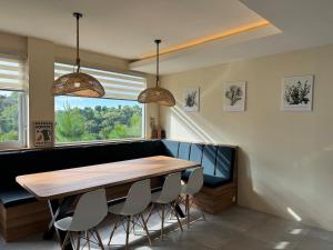 Nature & city view villa Bandung near Dago hotspot