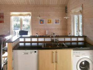 Holiday Home Lewe - 150m from the sea by Interhome