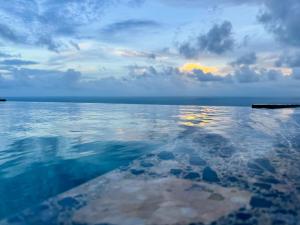 AguaSanta, Breeze & Views