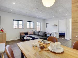 Apartment Arlene - 800m from the sea by Interhome