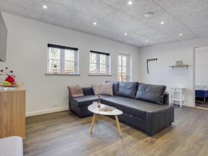 Apartment Arlene - 800m from the sea by Interhome