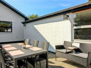 Holiday Home Kælle - 500m from the sea by Interhome