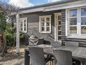 Holiday Home Sharanya - 500m from the sea by Interhome