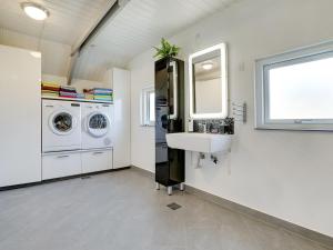 Holiday Home Alvilde - 100m from the sea by Interhome