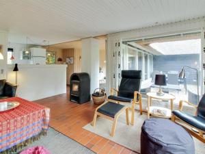 Holiday Home Eetu - 1-3km from the sea by Interhome