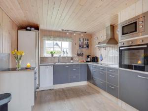 Holiday Home Haidi - 300m from the sea by Interhome