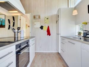 Holiday Home Aletha - 180m from the sea by Interhome