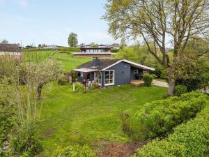 Holiday Home Venla - 150m from the sea by Interhome