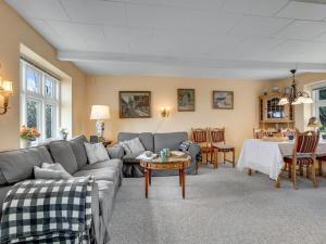 Holiday Home Albertine - 600m from the sea by Interhome