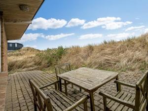 Holiday Home Emelin - 475m from the sea by Interhome