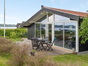 Holiday Home Stiane - 100m to the fjord by Interhome