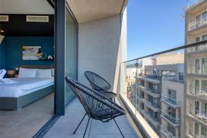 The Official Mercury Suites, APT with access to Pool by 360 Estates