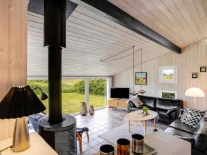 Holiday Home Tinja - 700m from the sea by Interhome