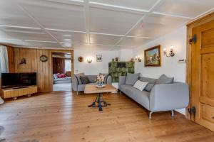 Uriges Haus im Grünen