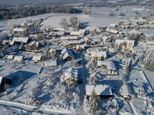 Uriges Haus im Grünen