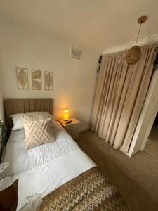 Spacious 4BR 2 baths House, Near Canary Wharf DLR Access