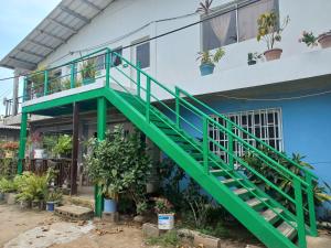 LODGE ELIZABETH HOUSE