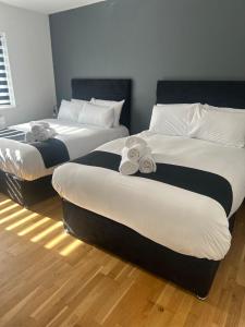 Spacious 4-Bedrooms Corporate Flat - Prime Location