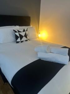 Spacious 4-Bedrooms Corporate Flat - Prime Location