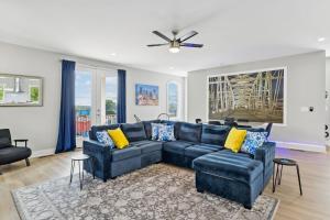 Friends in Skyline Places Luxurious Brand New Build, Great for Groups, 10 min to Downtown Nash