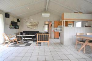 40703-Ulfborg-Helmklit-227