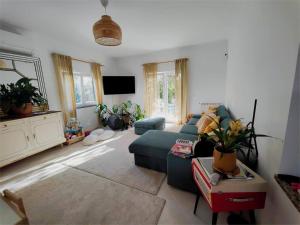 Spacious 3BR - Fireplace, garden studio and surfboards - Ubytování bez kategorie ve městě Aroeira