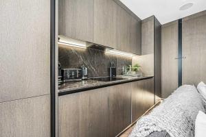 The Avicii Signature - Soho - by Frankie Says