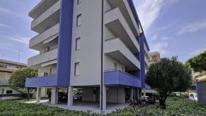 Cozy flat with a terrace-Beahost