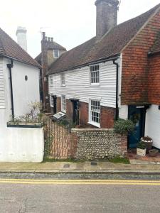 Watts Cottage, Cosy 2 bed, historical home