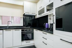 Stylish Flat w Balcony – 5 Mins from Taksim Square